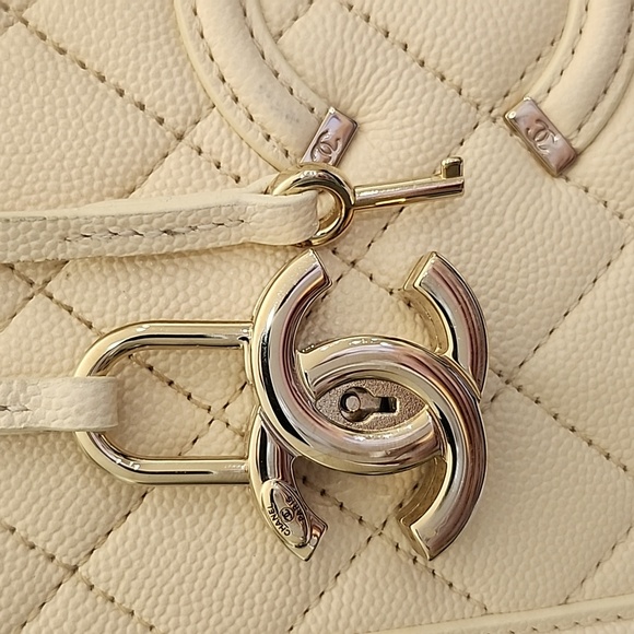 EUC Chanel Caviar Medium Vanity Case Off White/Silver Hardware - Picture 6 of 9